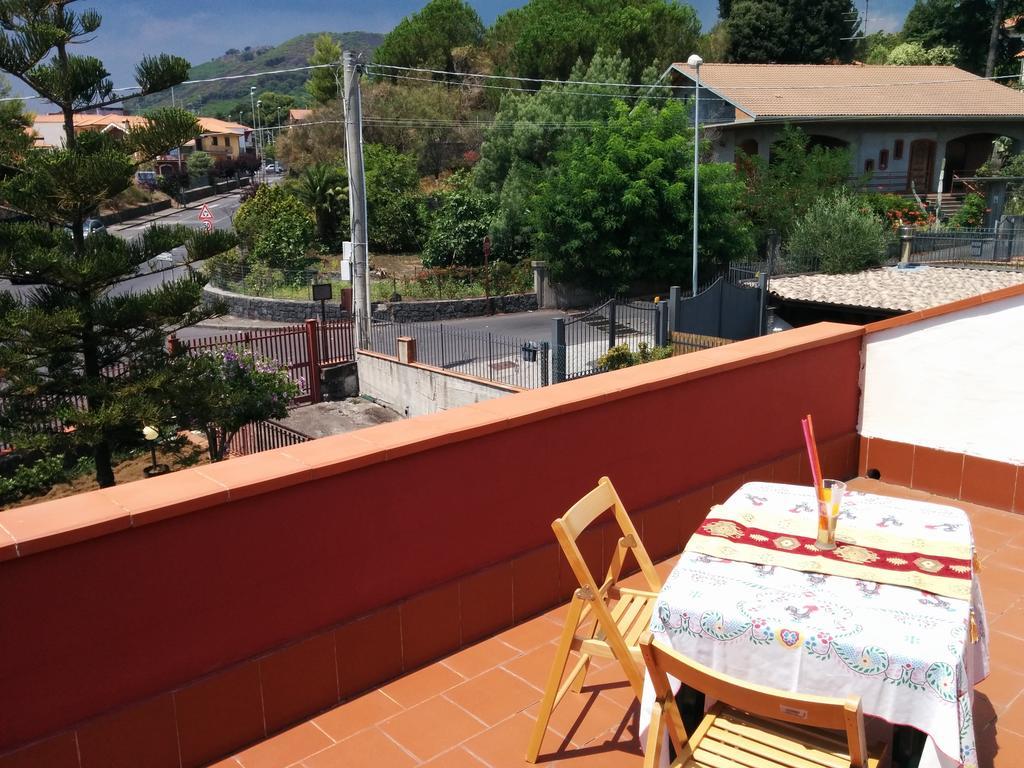 Casa Vacanze Volpe Dell'Etna Nicolosi Ruang foto
