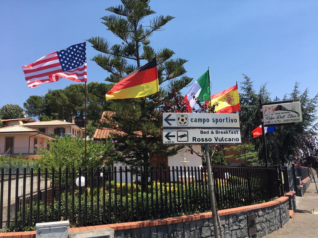 Casa Vacanze Volpe Dell'Etna Nicolosi Bagian luar foto